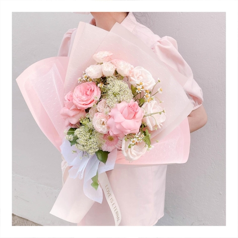 Bó hoa tươi tone hồng mix