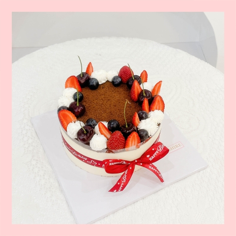 Tiramisu trang trí trái cây - Bánh kem tiramisu dạng ổ