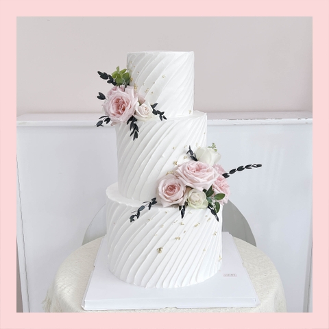 Bánh kem cưới nhà hàng lớn