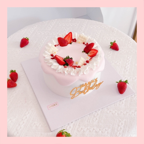 Bánh trang trí dâu - Bánh kem sinh nhật