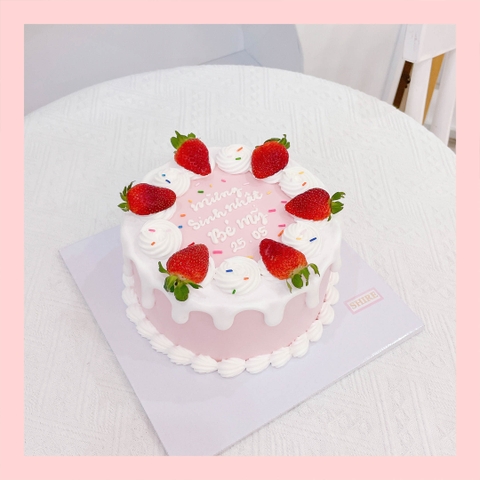 Bánh trang trí dâu kiểu Hàn Quốc - Bánh kem sinh nhật