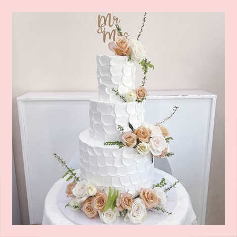 Bánh kem cưới nhà hàng lớn