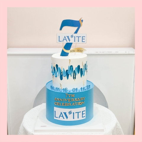 Bánh kem 2 tầng theo logo doanh nghiệp/công ty