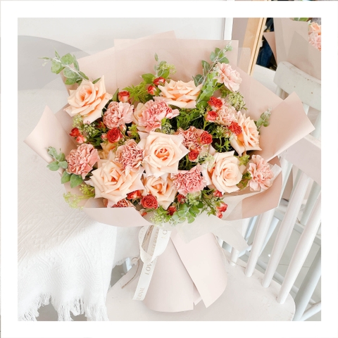 Bó hoa tươi tone cam