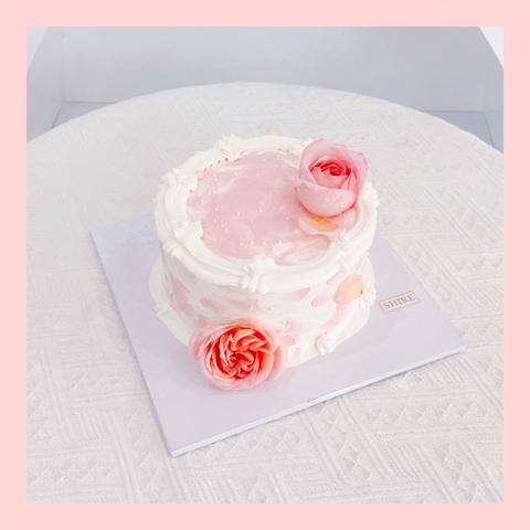 Bánh kem trang trí hoa tươi - Bánh kem sinh nhật cho nữ