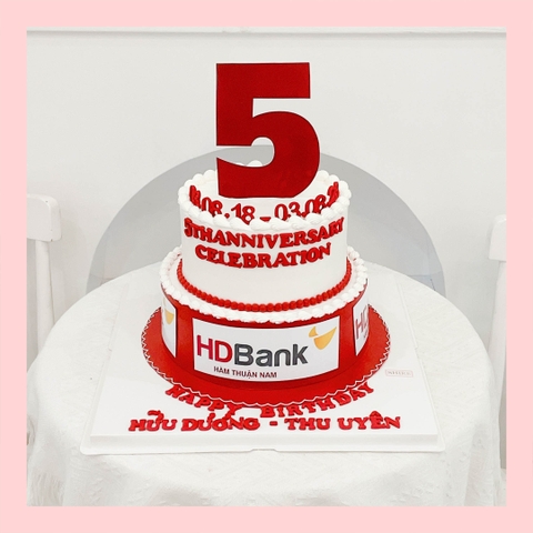 Bánh kem 2 tầng theo logo doanh nghiệp/công ty