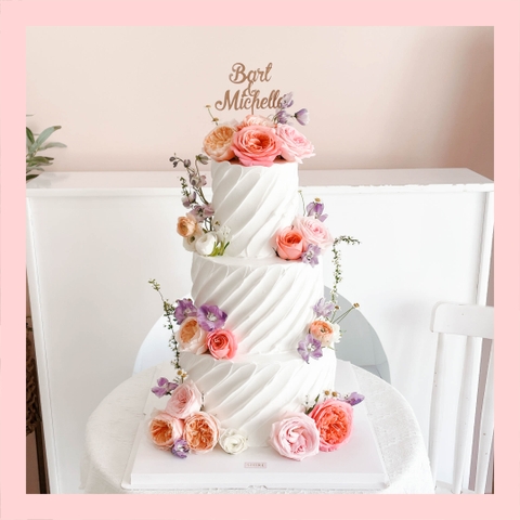 Bánh kem cưới nhà hàng lớn