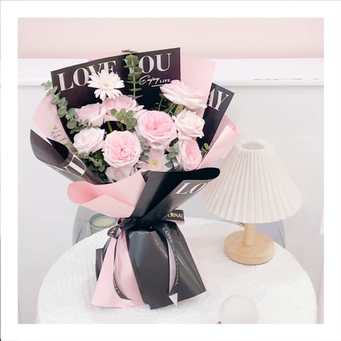 Bó hoa tươi tone hồng