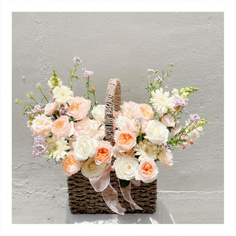 Giỏ hoa tươi chúc mừng