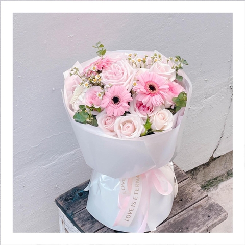 Bó hoa tươi tặng sếp nữ