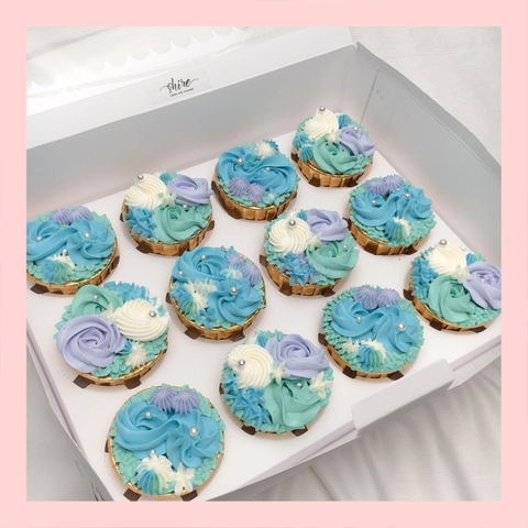 Set cupcake hoa kem bơ - Bánh sinh nhật dạng cupcake ổ
