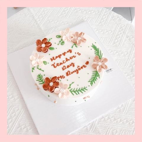 Bánh kem trang trí hoa kem - Bánh kem sinh nhật cho nữ