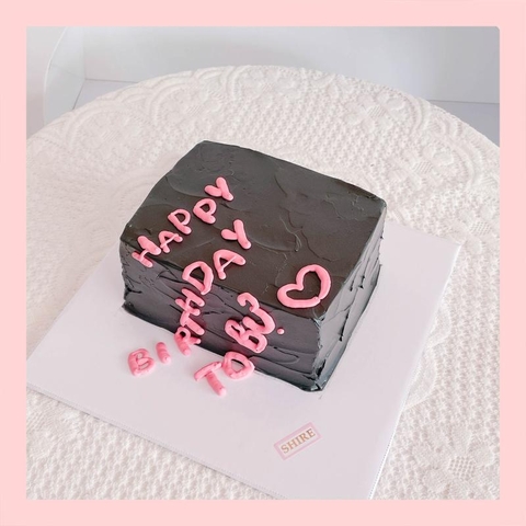 Bánh kem tone hồng đen - Bánh kem sinh nhật