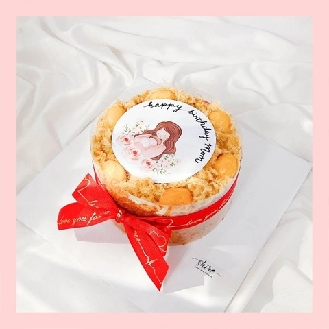 Bông lan trứng muối in hình dễ thương - Bánh sinh nhật bông lan trứng muối hai loại sốt phô mai và sốt bơ