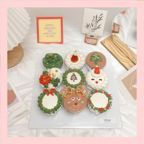 Set cupcake vẽ hình đáng yêu kem sữa - Bánh sinh nhật dạng cupcake ổ