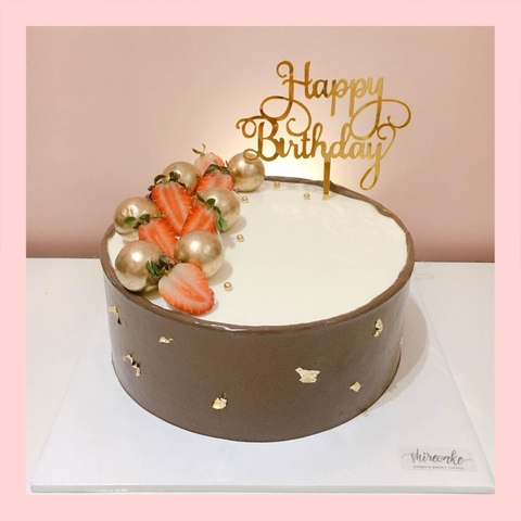 Bánh trang trí dâu - Bánh kem sinh nhật