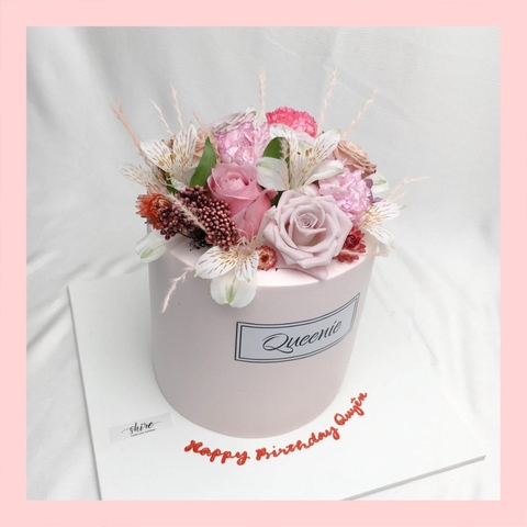 Bánh kem trang trí hoa tươi - Bánh kem sinh nhật cho nữ