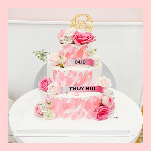 Bánh kem cưới nhà hàng lớn