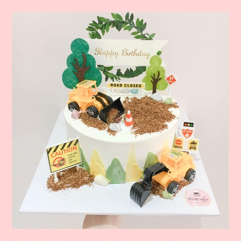 Bánh kem xe cần cẩu/công trường - Bánh sinh nhật bé trai