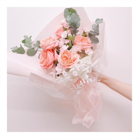 Bó hoa tươi tone cam