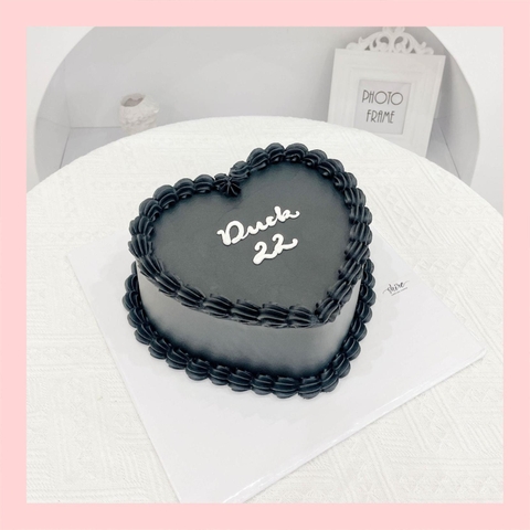 Bánh kem tone trắng đen - Bánh kem sinh nhật