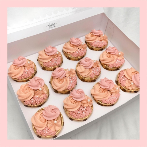 Set cupcake hoa kem bơ - Bánh sinh nhật dạng cupcake ổ