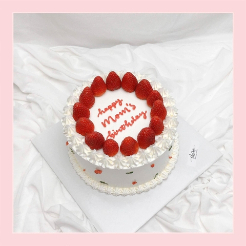 Bánh trang trí dâu kiểu Hàn Quốc - Bánh kem sinh nhật