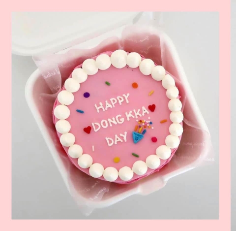 Mini Bento tone màu hồng - Bánh kem bơ mini hộp bã mía