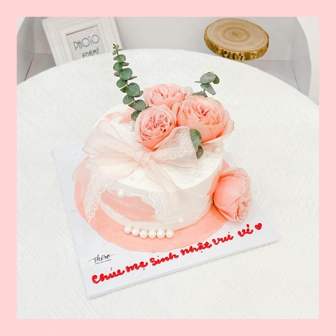 Bánh kem trang trí hoa tươi - Bánh kem sinh nhật cho nữ