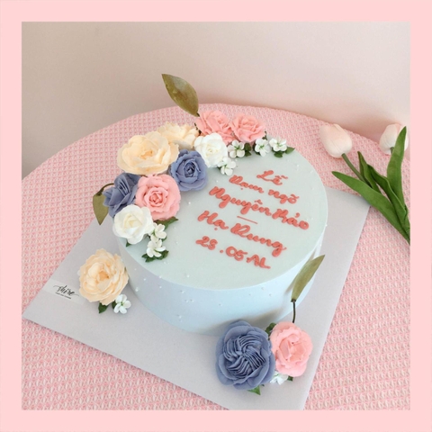 Bánh kem cưới bỏ quả 1 tầng trang trí hoa kem