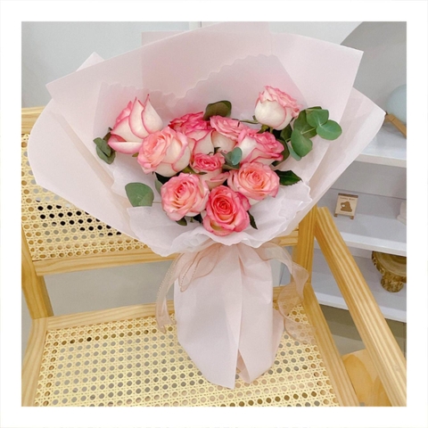 Bó hoa tươi tone hồng