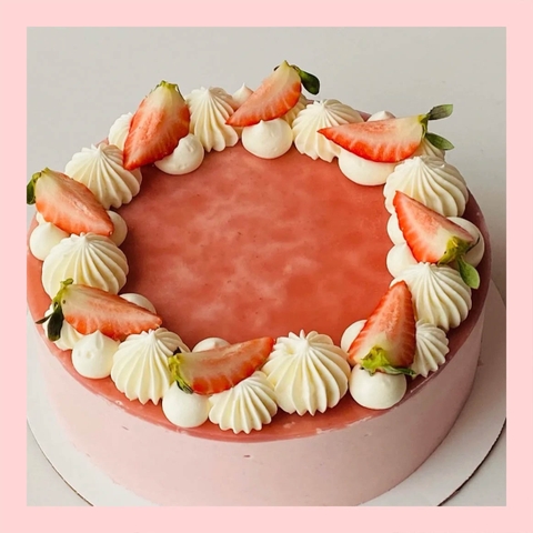 Mousse lạnh dâu - Bánh kem sinh nhật kiểu âu