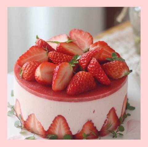 Mousse lạnh dâu - Bánh kem sinh nhật kiểu âu