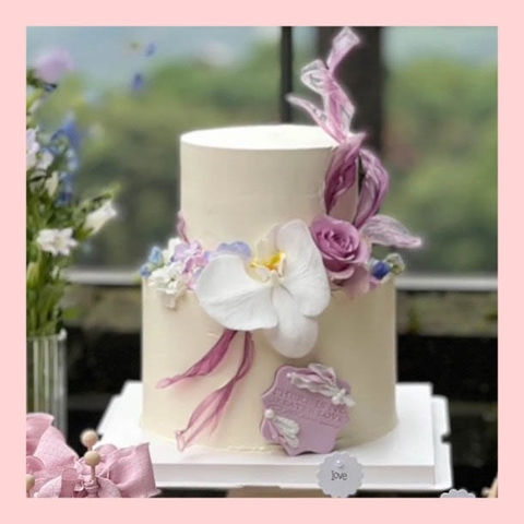 Bánh kem cưới tone đỏ phong cách Trung Hoa