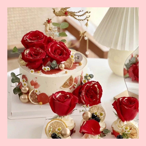 Bánh kem cưới tone đỏ phong cách Trung Hoa