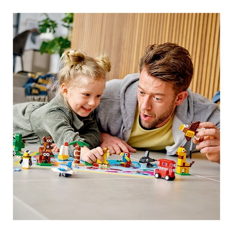 LEGO Classic 11015 Vòng quanh thế giới (950 chi tiết)