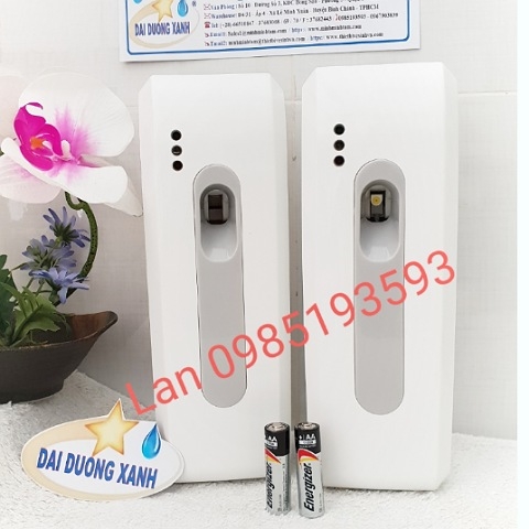 Máy xịt phòng tự động LED DC331