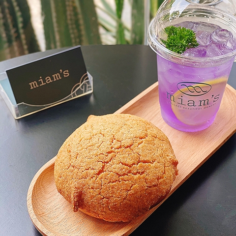 Bánh mì bơ dừa/ Coconut Bread