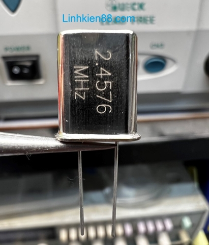 Thạch Anh 2.4576MHz 2 Chân Cắm  DIP HC49-U