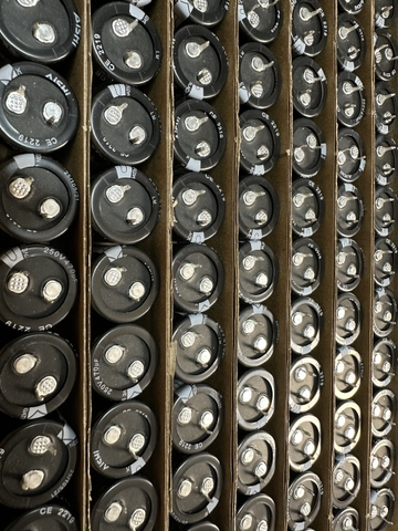 Tụ Aishi 250V 470UF 25x35mm mới chính hãng