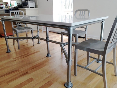 Mẹo hay tự làm bộ khung bàn ăn với mặt bàn bằng đá thạch anh, granit siêu nặng