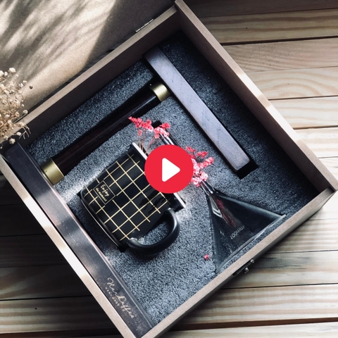 Bộ quà tặng độc lạ PREMIUM YOLO TW