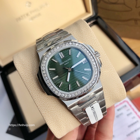 PATEK PHILIPPE NAUTILUS 5711 DIAMOND BEZEL GREEN DIAL