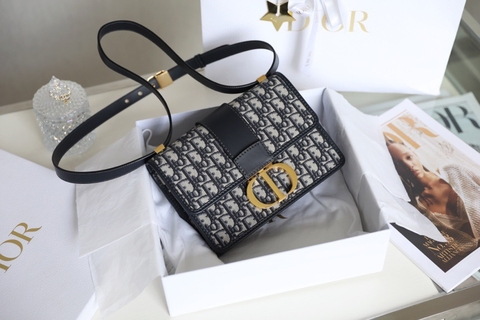 30 MONTAIGNE BAG Blue Dior Oblique Jacquard