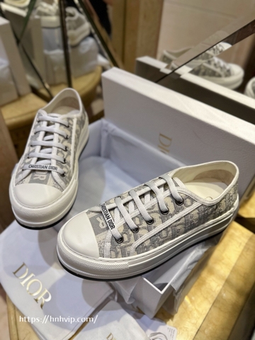 Dior WALK'N'DIOR PLATFORM SNEAKER Stone Gray Dior Oblique Embroidered Cotton