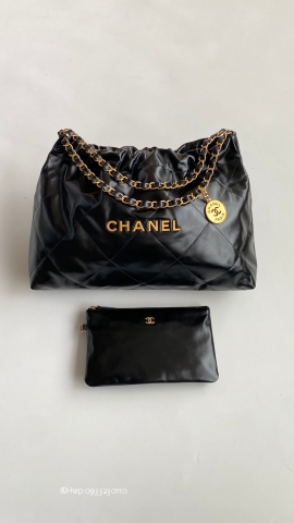Chanel 22 hobo bag