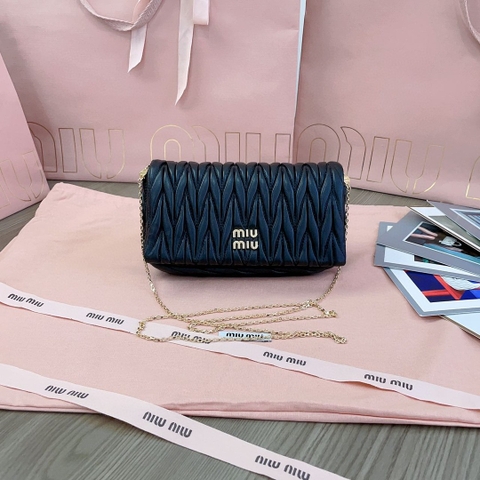 Miu Miu 5BP086_N88_F0002_V_COO Matelassé nappa leather mini-bag black M1