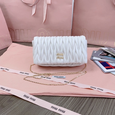 Miu Miu 5BP086_N88_F0009_V_COO Matelassé nappa leather mini-bag white M1