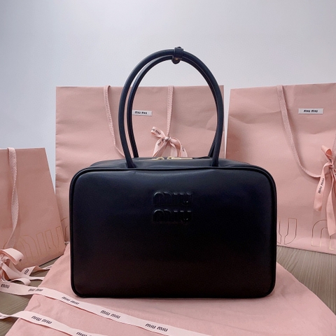 Miu Miu 5BB117_2DDJ_F0002_V_MON Leather Beau bag black M1