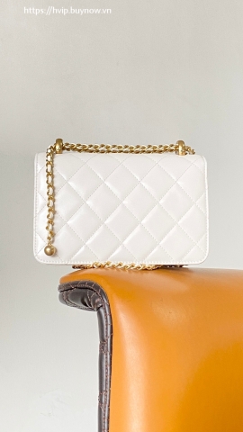 Chanel leather flap bag